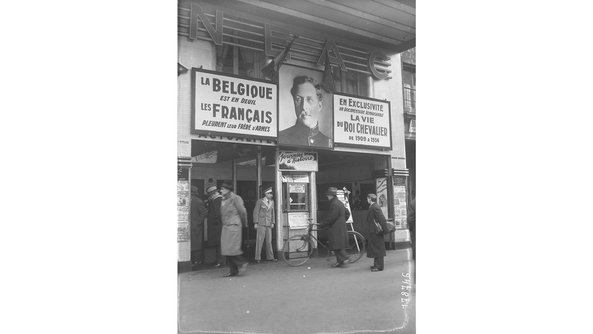 Boulevard des Italiens in Paris, 1934. Agence Rol/Bibliothèque nationale de France via Wikimedia.