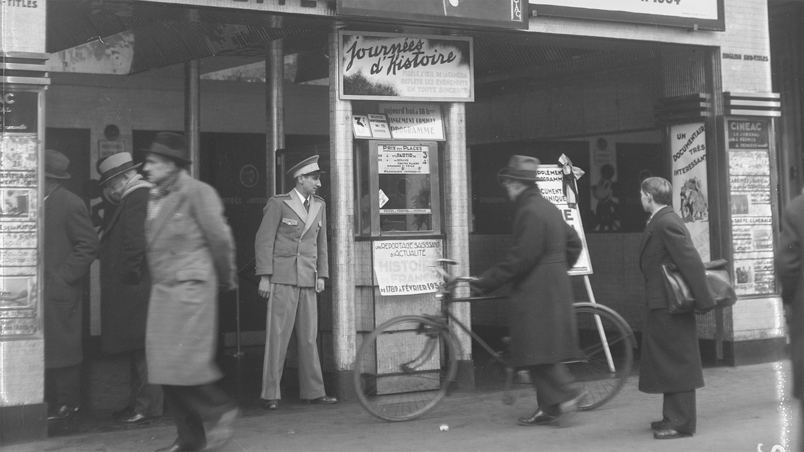 Boulevard des Italiens in Paris, 1934. Agence Rol/Bibliothèque nationale de France via Wikimedia.