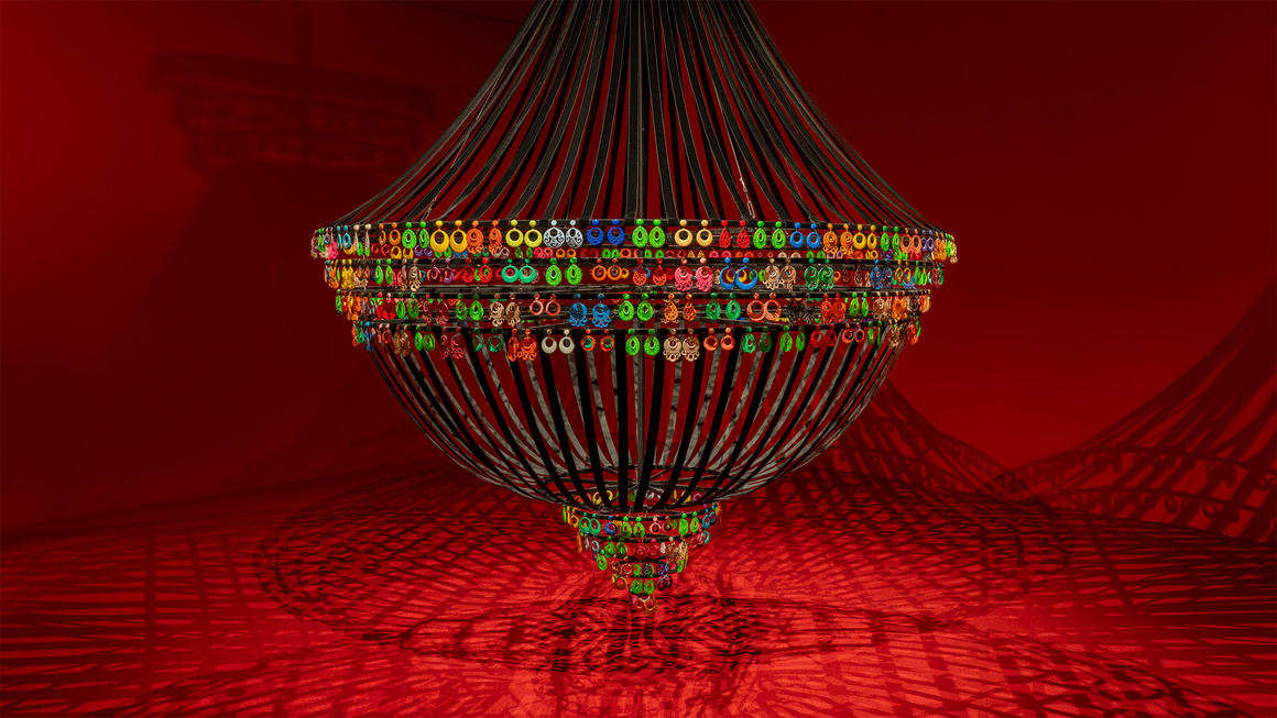 Joana Vasconcelos. <i>Carmen</i>, 2001. Photography © Jesús Domínguez. Courtesy of Museo Picasso Málaga.